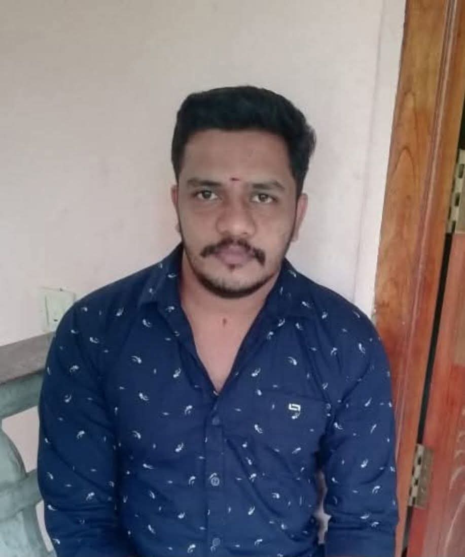 കാർ ഷോറും ജീവനക്കാരന്‍ അപകടത്തില്‍ മരിച്ചു